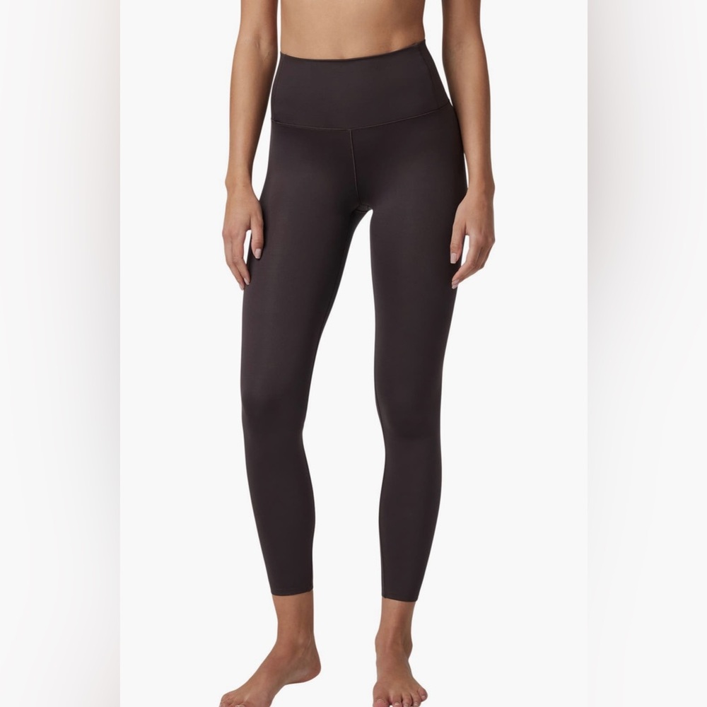 NWT SZ XL Vuori (Sangria) Evolve Leggings